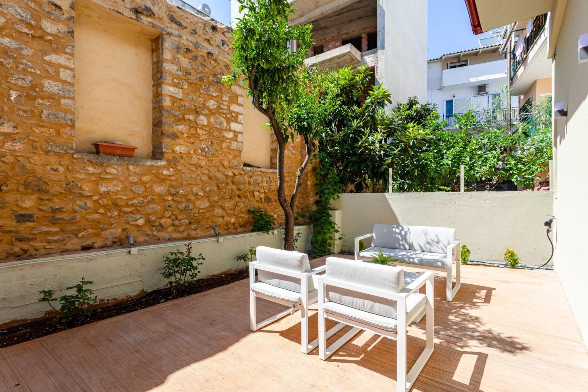 Kalamata Cosy Haven Hidden Gem In The City Center Exterior photo